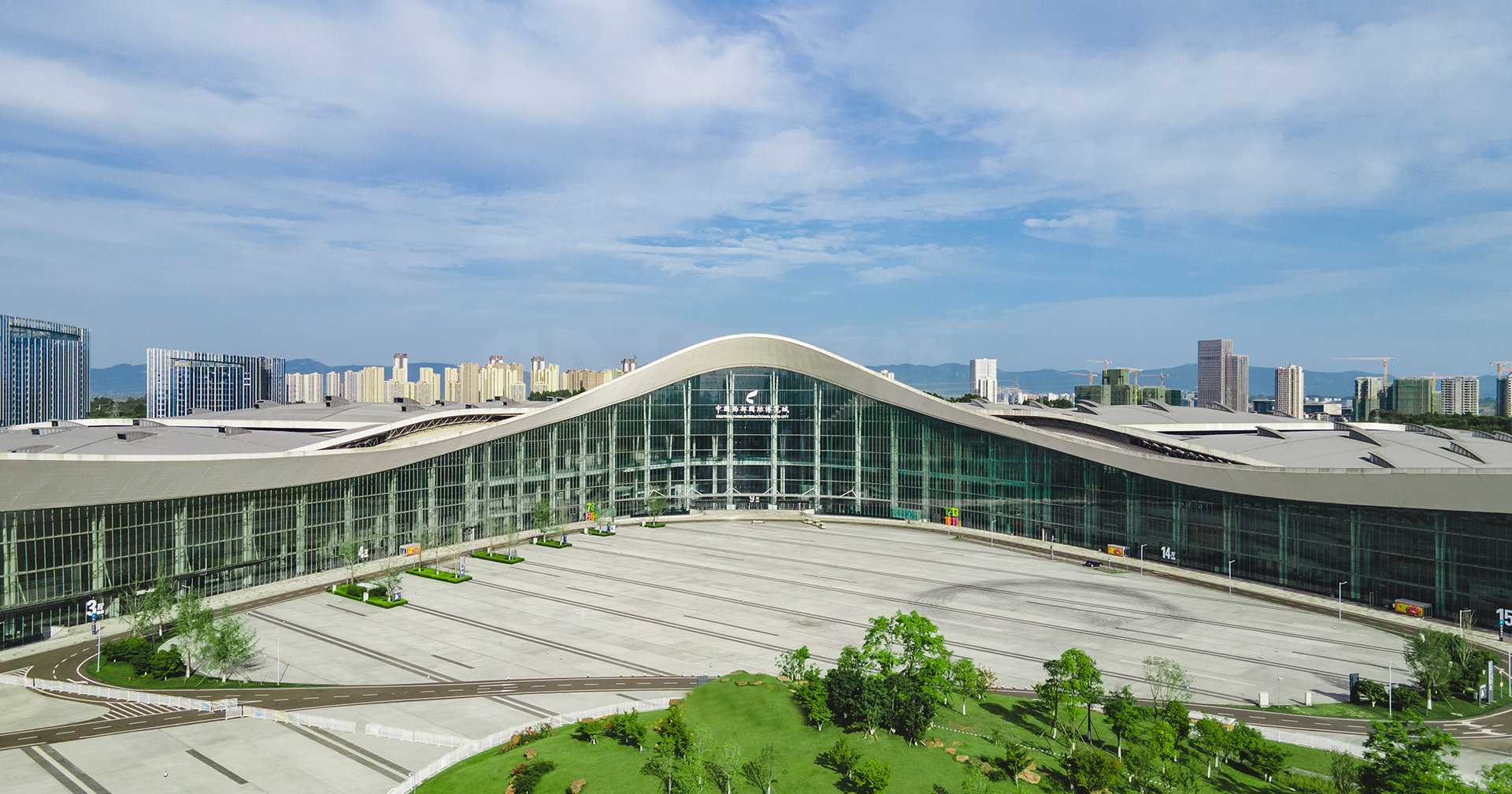 中國(guó)西部國(guó)際博覽城(四川省成都市天府新區(qū)福州路東段88號(hào))